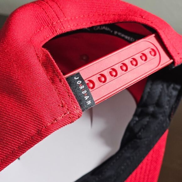 Air Jordan 1 2 3 4 5 6 11 12 13 OG Retro Bred Bulls Playoffs Snapback Hat Red main image 6